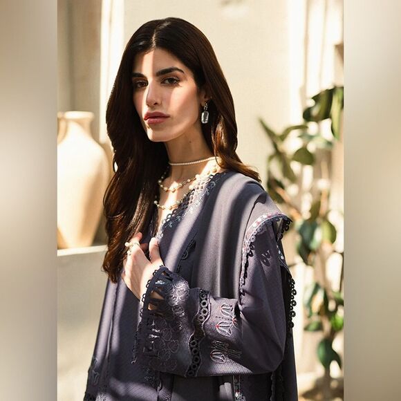 SUFFUSE BY SANA YASIR PAKISTANI LUXURY AUTHENTIC DESIGNER EMBROIDERED DRESS - Picture 6 of 12